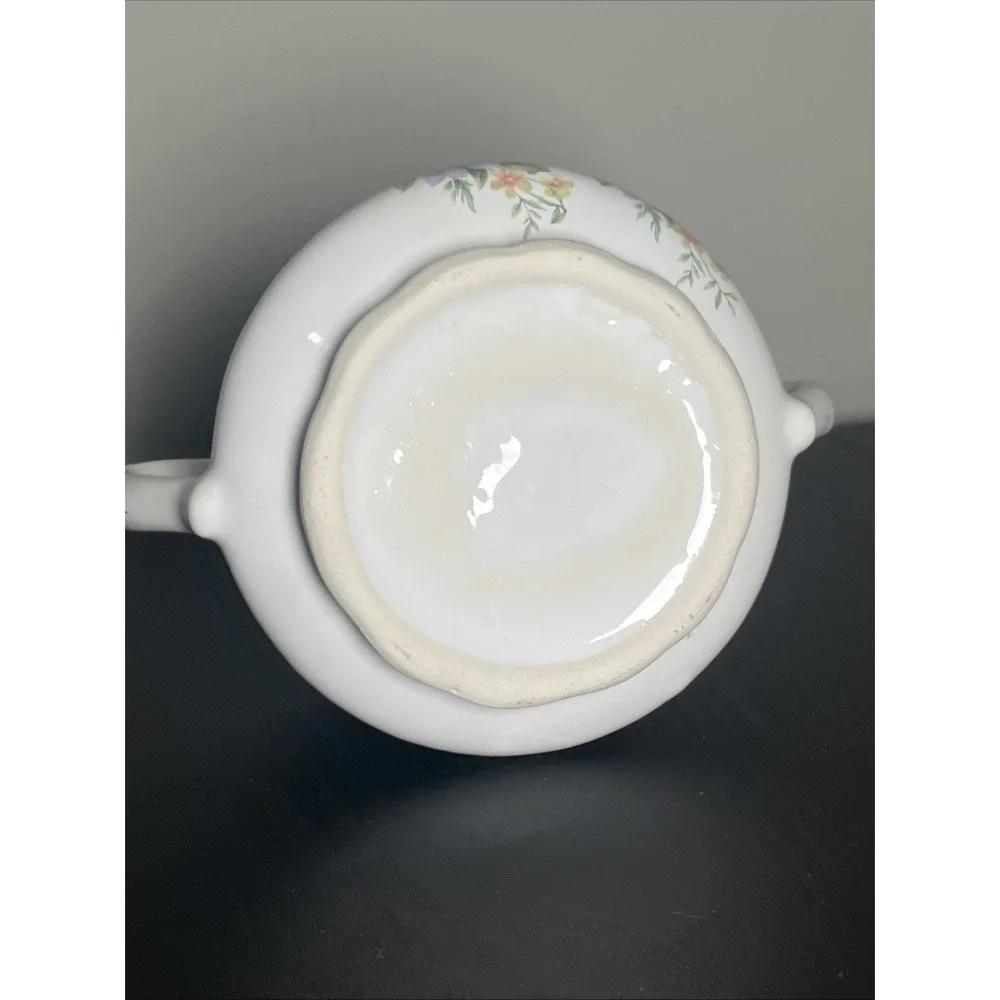 N/A white porcelain